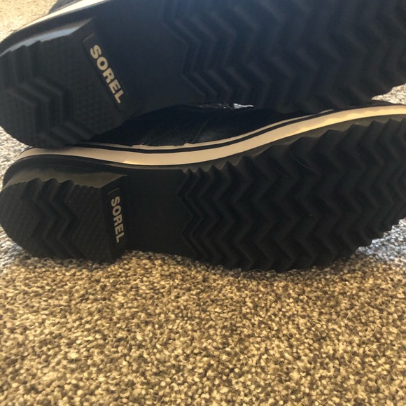 Sorel tie up boots - Picture 2 of 5